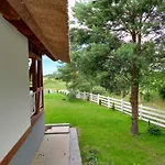 Greyowka Dom Kryty Strzecha W Gardna Park Ferienhaus *