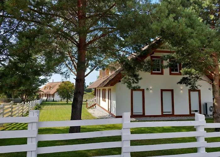 Greyowka Dom Kryty Strzecha W Gardna Park Czysta